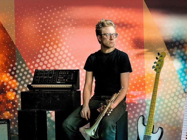 12. novembris vairs nav aiz kalniem! 🎷

Gaidīsim ikvienu multiinstrumentālista STANN koncertā @mezaparkalielaestrade skanīgajā Kokaru zālē! 😍

📲 Biļetes meklē visās @bilesuparadize kasēs un internetā. 🎫